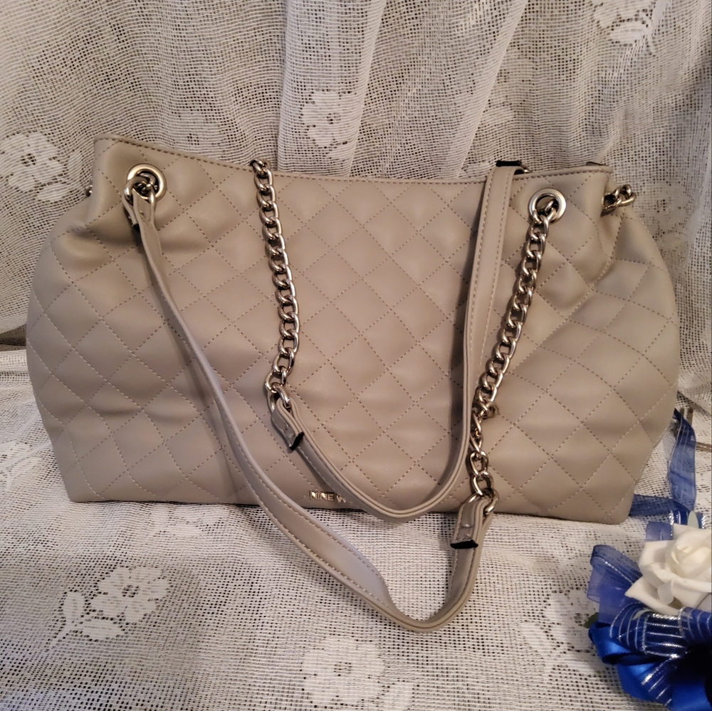 Purse - Picture 2 of 10